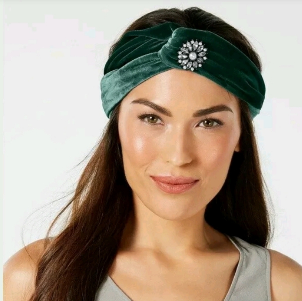 ❤️SALE❤️INC Green turban velvet headband. New